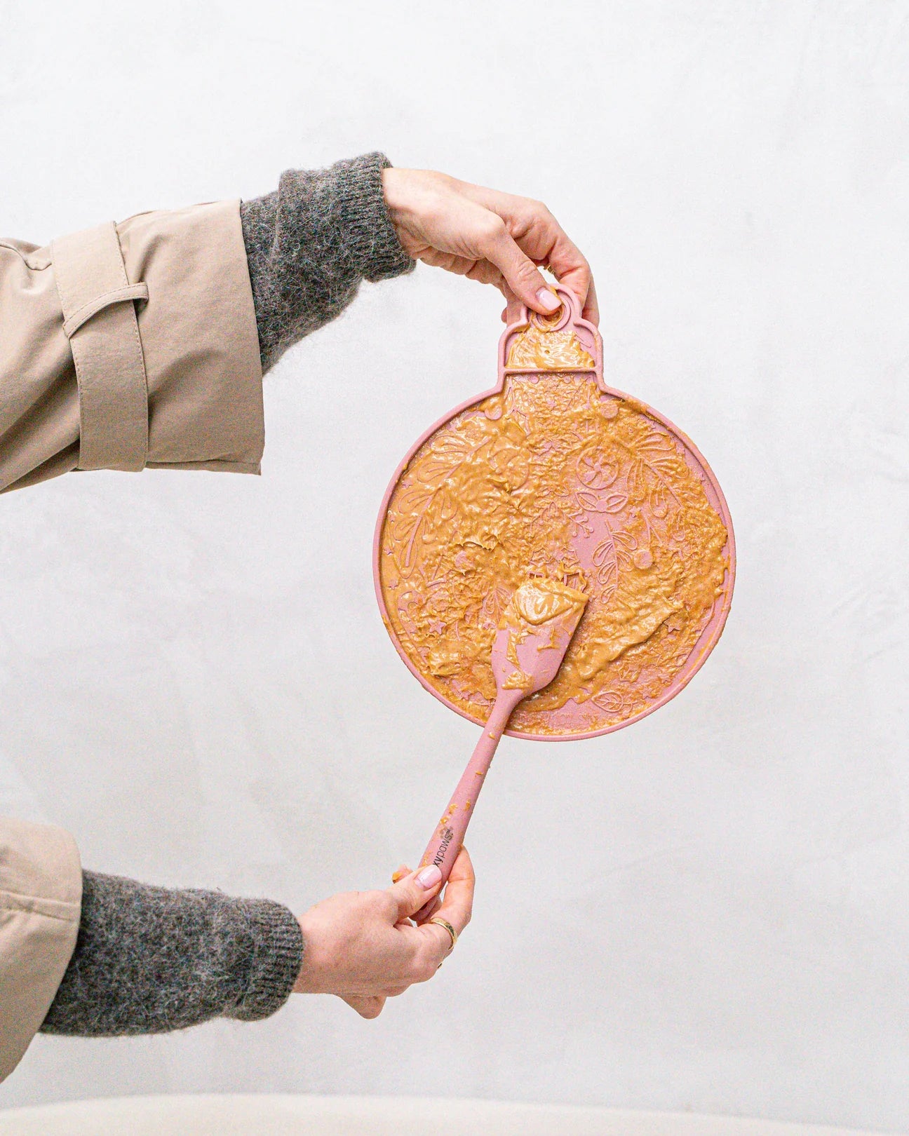 Holiday Ornament lick mat+ spatula set